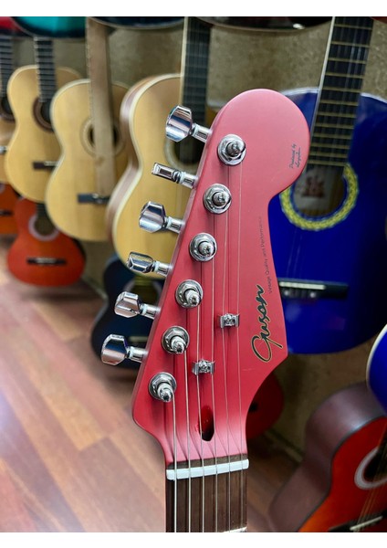3 Sıngle Kırmızı Elektro Gitar-Kılıf Kablo Pena Dahil