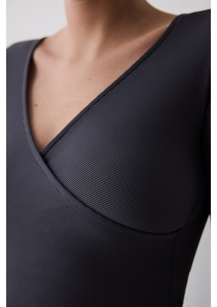 Antrasit Yaka Detay Uzun Kollu Bodysuit fırsatları