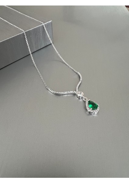 Damla Zümrüt Kolye