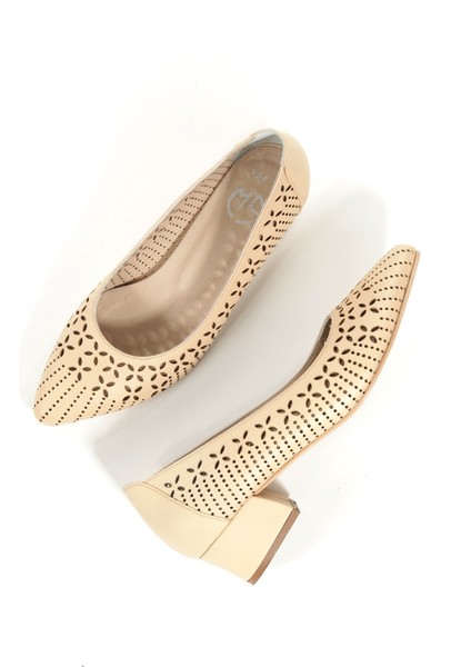 ​​tiran Bej Rengi Hakiki Deri Stiletto Kısa Kalın Topuklu Yazlık Ayakabı modelleri