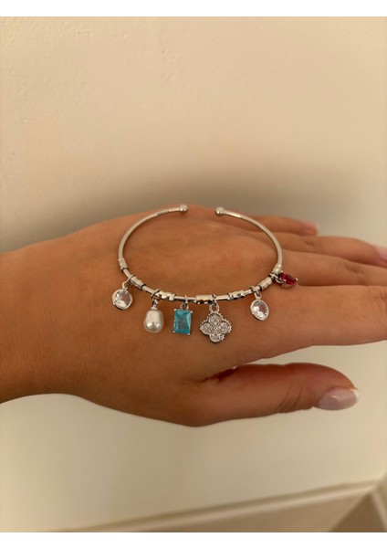 Silver Taşlı Yonca Charmlı Ithal Seri Bileklik