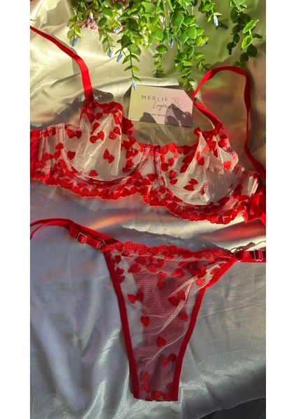 Kırmızı Kalpli Tül Brode Fantazii Iç Çamaşır Takımı Bralette Balenli Sütyen & Tanga fiyatları