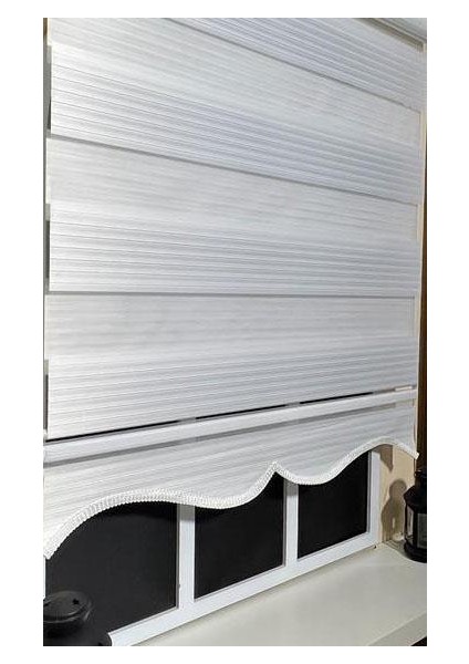 Beyaz Pliseli Zebra Stor Perde Alüminyum Kasalı AL-480