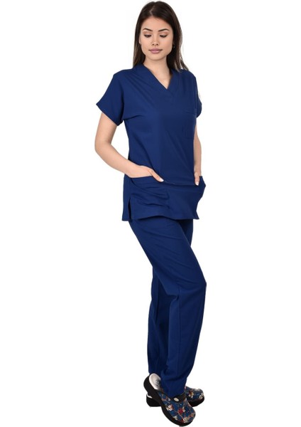 İndigo Likralı Scrub Takımı – Esnek, Rahat ve Şık Doktor & Hemşire Forması