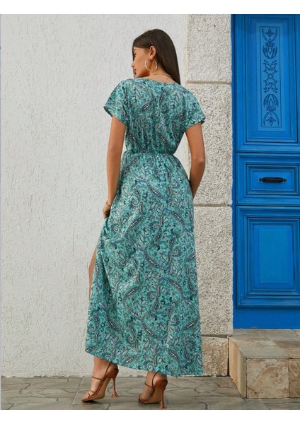 Kadın V Yaka Desenli Yırtmaçlı Kısa Kollu Süprem Elbise modelleri