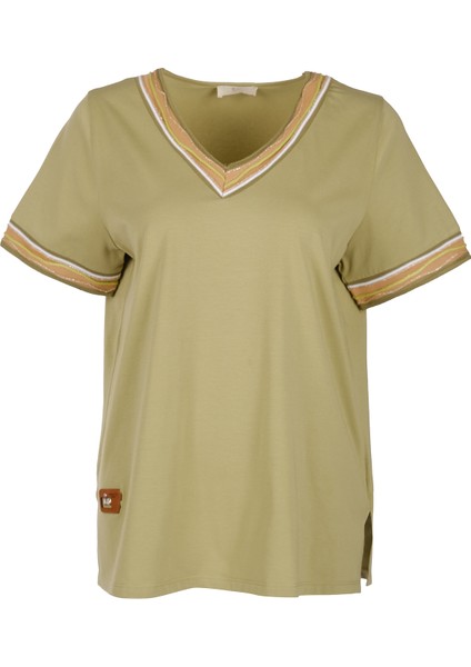 Kadın Oversize V Yaka Minimalist T-Shirt - Kısa Kol fiyatları