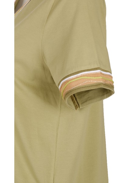 Kadın Oversize V Yaka Minimalist T-Shirt - Kısa Kol fırsatları