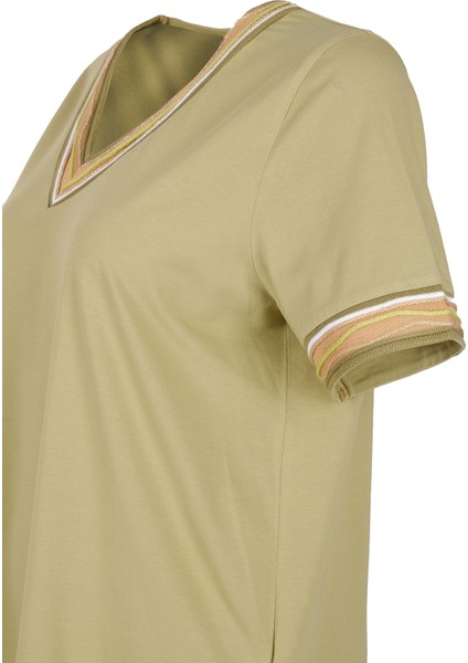 Kadın Oversize V Yaka Minimalist T-Shirt - Kısa Kol indirimleri