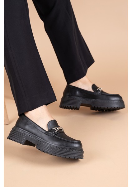 Peris Kadın Tokalı Siyah Loafer Ayakkabı PC-52431