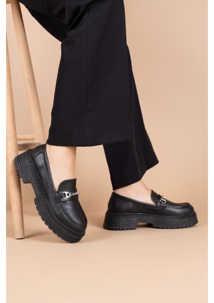 Peris Kadın Tokalı Siyah Loafer Ayakkabı PC-52431 fırsatları