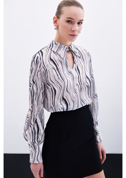 Kol Aksesuarlı Desenli Bluz - Siyah indirimleri