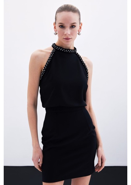 Aksesuar Detaylı Kolsuz Bluz - Siyah fırsatları