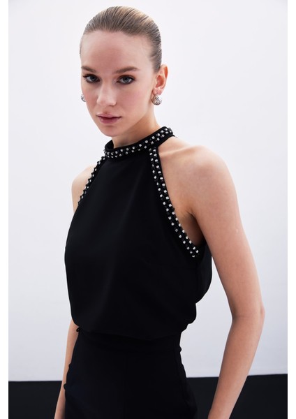 Aksesuar Detaylı Kolsuz Bluz - Siyah indirimleri