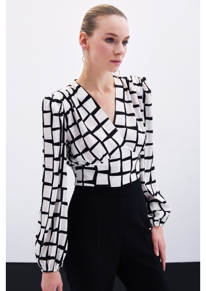 Desenli Crop Bluz - Ekru modelleri