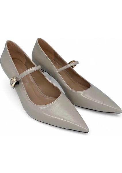 Gold Toka Detaylı Bantlı Bej Kadın Ayakkabı - Graceful Steps fiyatları