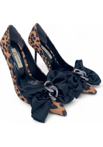 Leopar Desenli Kurdele Tokalı Topuklu Kadın Stiletto - Feline Grace fiyatları