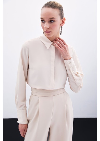 Boncuk Aksesuarlı Gömlek - Bej