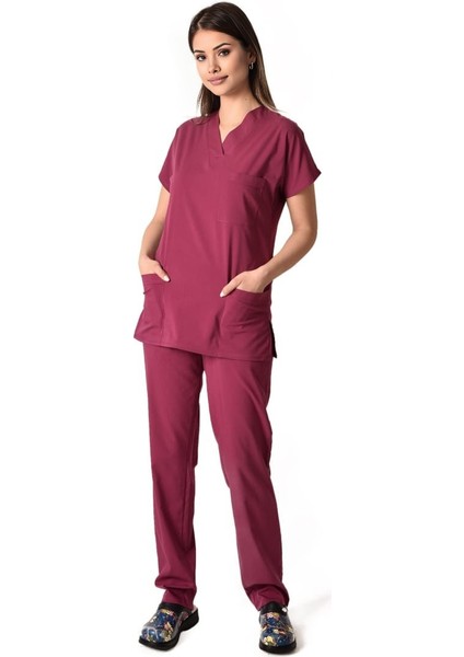 Gül Kurusu Likralı Scrub Takımı – Esnek, Rahat ve Şık Doktor & Hemşire Forması