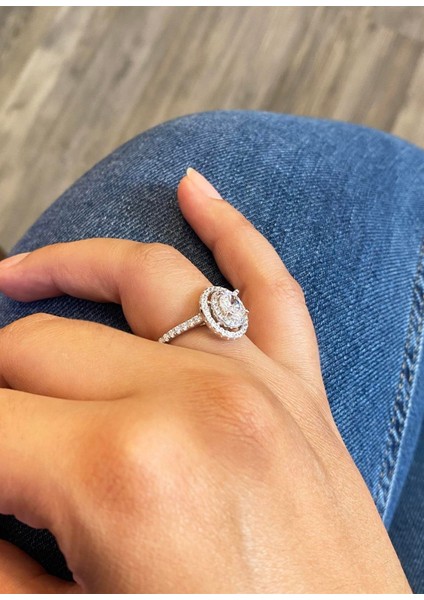 Kadın Oval Taş Detay Şık Gümüş Yüzük modelleri