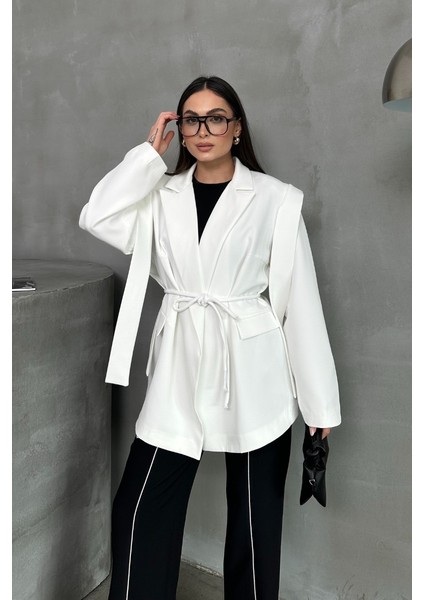 Kadın Oversize Blazer Ceket Kuşaklı Omuz Detaylı