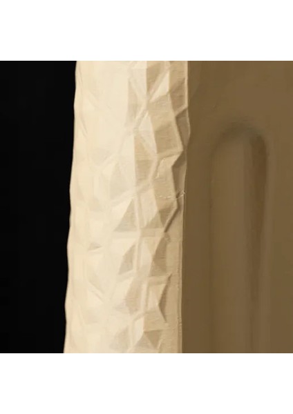 Geometrik Tasarımlı Modern Sulama Kabı