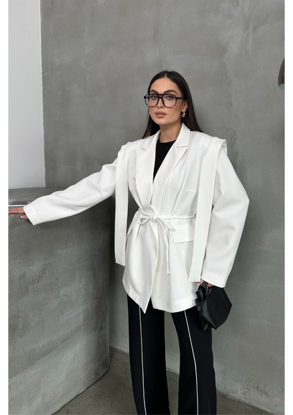 Kadın Oversize Blazer Ceket Kuşaklı Omuz Detaylı modelleri