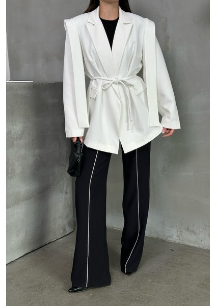 Kadın Oversize Blazer Ceket Kuşaklı Omuz Detaylı fırsatları