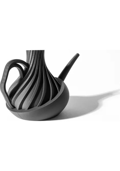 Geometrik Tasarımlı Modern Sulama Kabı