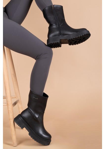Anyek Kadın Kalın Tabanlı Siyah Bot PC-52063