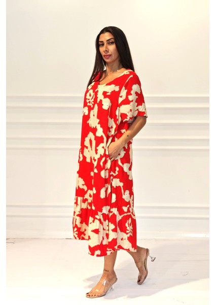 Kadın Kırmızı Desenli V Yaka Cepli Etekleri Fırıfırlı Midi Elbise indirimleri