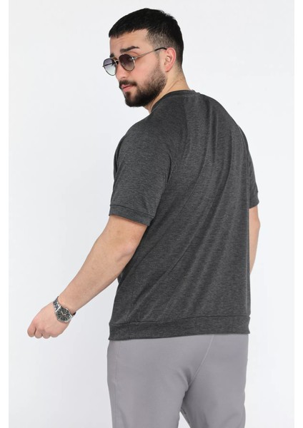 Erkek Bisiklet Yaka Kendinden Desenli Amblem Detaylı Tişört P-00015041 modelleri