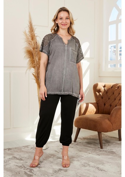 Eteği Bağlamalı Omuz Detaylı Büyük Beden Füme Bluz indirimleri