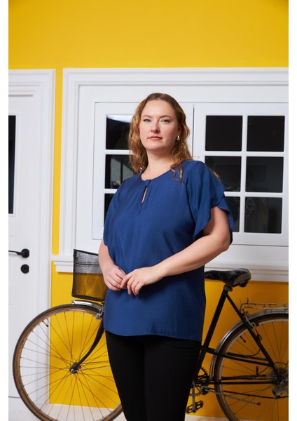 Yaka ve Kol Detaylı Büyük Beden Bluz Lacivert fiyatları