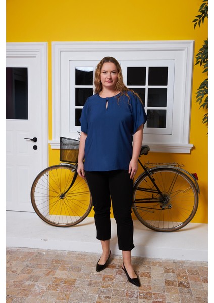 Yaka ve Kol Detaylı Büyük Beden Bluz Lacivert indirimleri