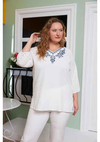 Yaka Nakış ve Taş Detaylı Büyük Beden Krinkıl Bluz Ekru fiyatları