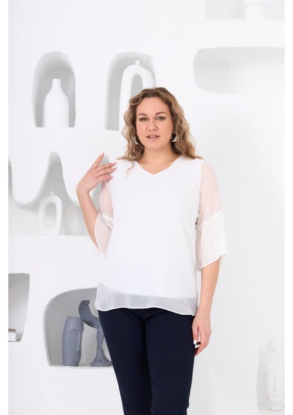 Kolları Piliseli Büyük Beden Beyaz Bluz