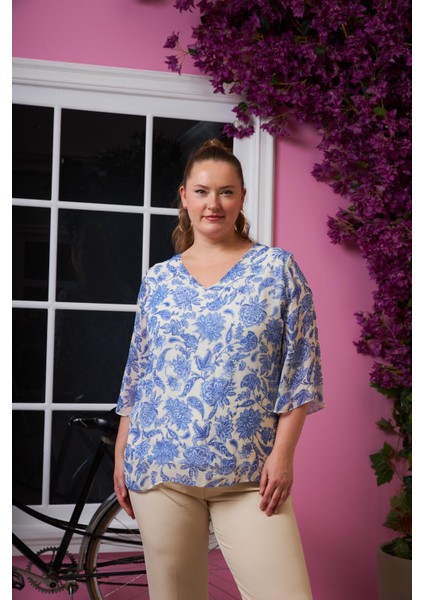 Çiçek Desenli V Yaka Büyük Beden Şifon Bluz Krem modelleri