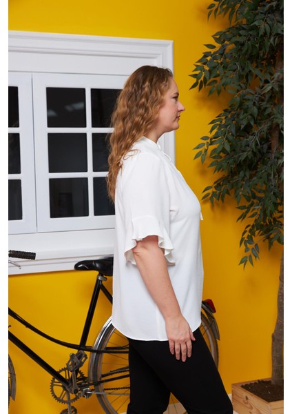 Yaka Bağcık Detaylı Büyük Beden Bluz Ekru fiyatları