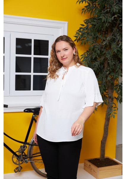 Yaka Bağcık Detaylı Büyük Beden Bluz Ekru fırsatları