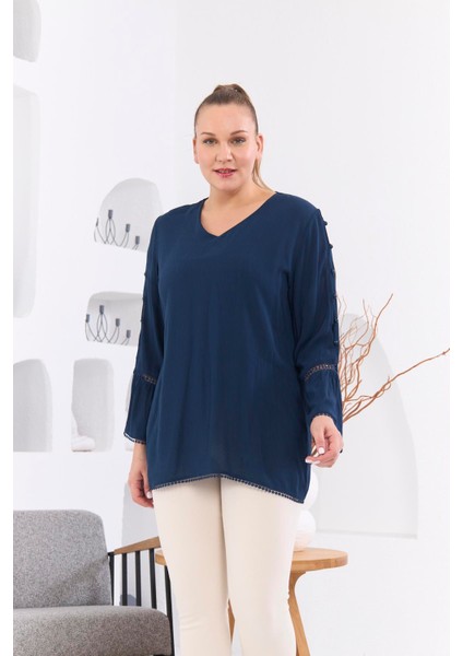 Kol Detaylı Büyük Beden Kırinkıl Lacivert Bluz fırsatları