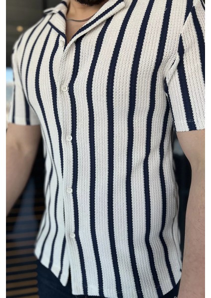 Erkek Devrik Yaka Ajurlu Çizgi Desenli Gömlek fırsatları