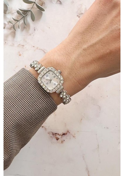 Oceanus Gümüş Taşlı Kadın Kol Saati