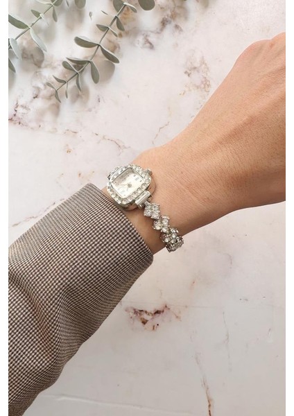 Oceanus Gümüş Taşlı Kadın Kol Saati fiyatları