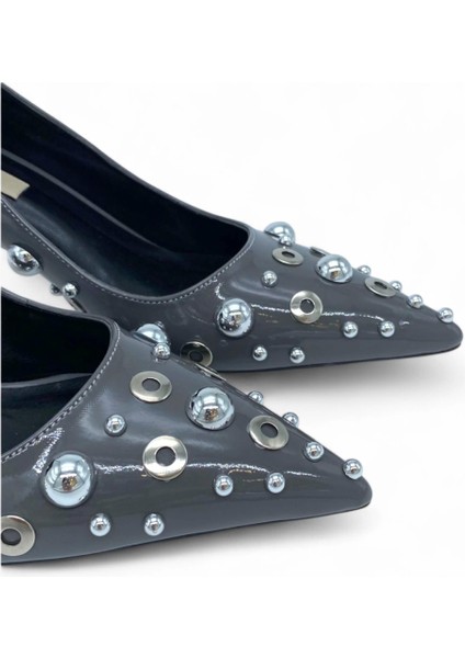 Troklu Metal Detaylı Gri Kadın Stiletto - Bold Edge modelleri