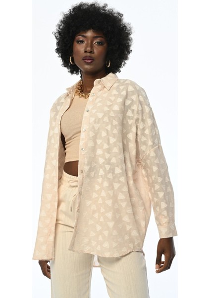 Kadın Üçgen Kabartama Işli Oversıze Kalıp Gömlek