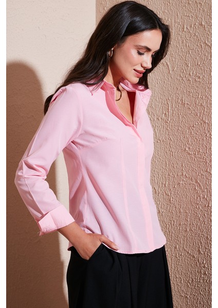 Pamuklu Slim Fit Klasik Yaka Gömlek Bayan Gömlek 6777423