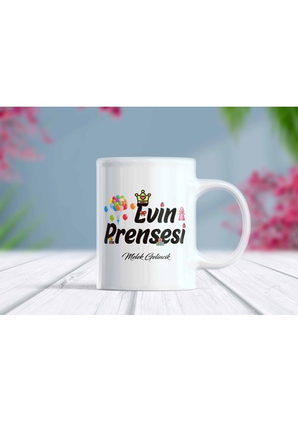 Evin Prensesi Yazılı Isimli Özelleştirilebilir Kupa Bardak