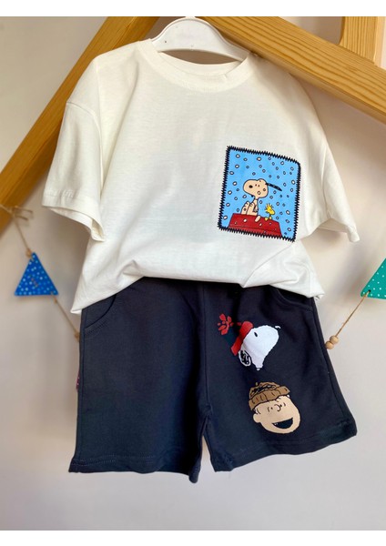 Kız Erkek Çocuk Snoopy Peanuts Baskılı %100 Pamuklu Kumaş Beli Lastikli ve Bağcıklı Şort Tshirt Ikili Takım fiyatları