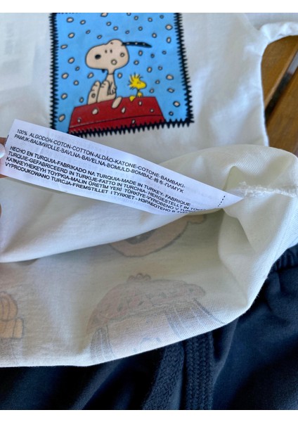 Kız Erkek Çocuk Snoopy Peanuts Baskılı %100 Pamuklu Kumaş Beli Lastikli ve Bağcıklı Şort Tshirt Ikili Takım indirimleri