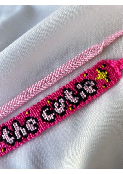 Pembe The Cutie Yazılı 2'li Örgü Bileklik Seti modelleri